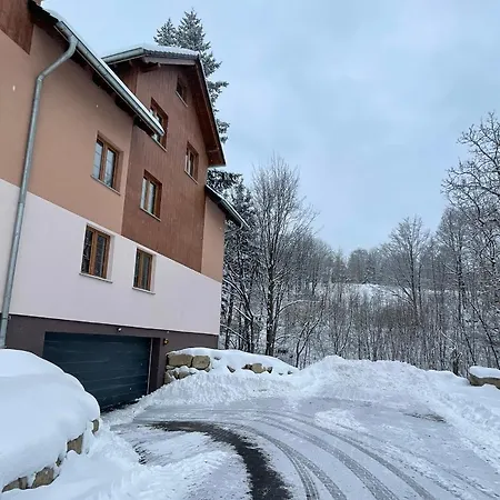 And Chill アパート *